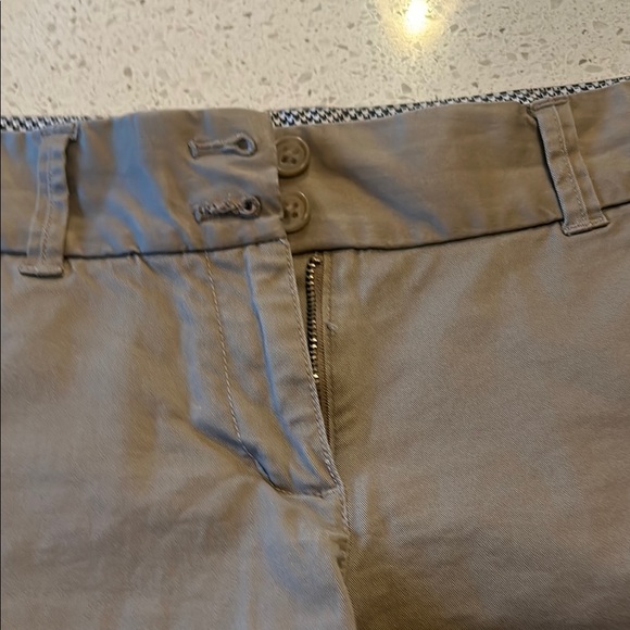 Tan Cargo Shorts with Mid-Length Cut and Classic Styling - Picture 3 of 10
